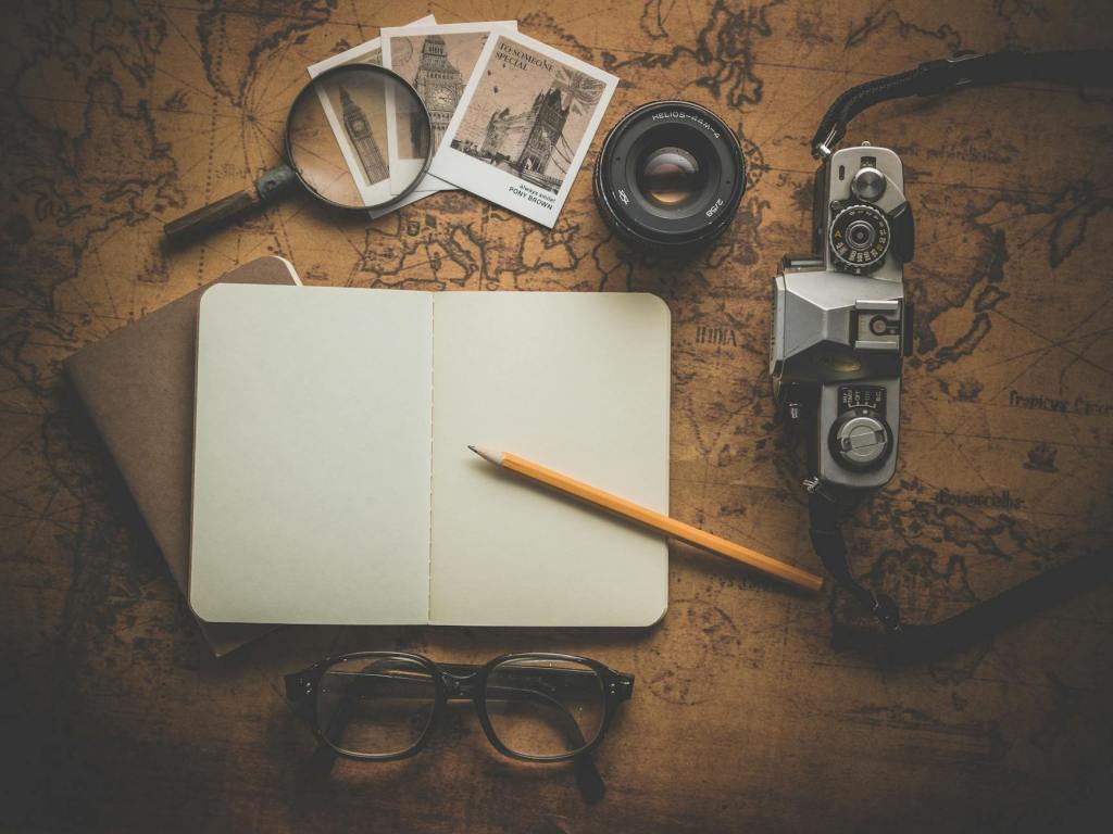 Unsupervised Learning: A Guided Tour Without&nbsp;Supervision